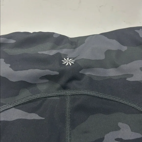 ATHLETA Ultimate Stash Pocket Camo 7/8 Tight #531773 Size Medium - Picture 6 of 8